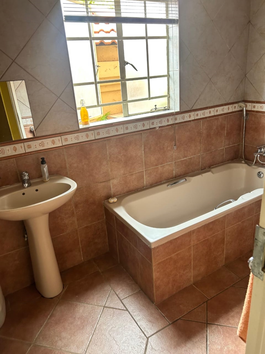 3 Bedroom Property for Sale in Safari Gardens North West